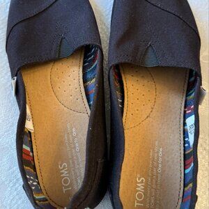 TOMS  SIZE 11